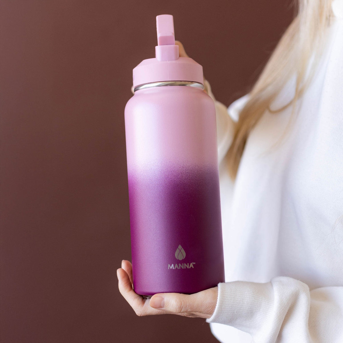 32-oz-powel-bottle-v8 32_Manna_Website_Lifestyles-2.jpg