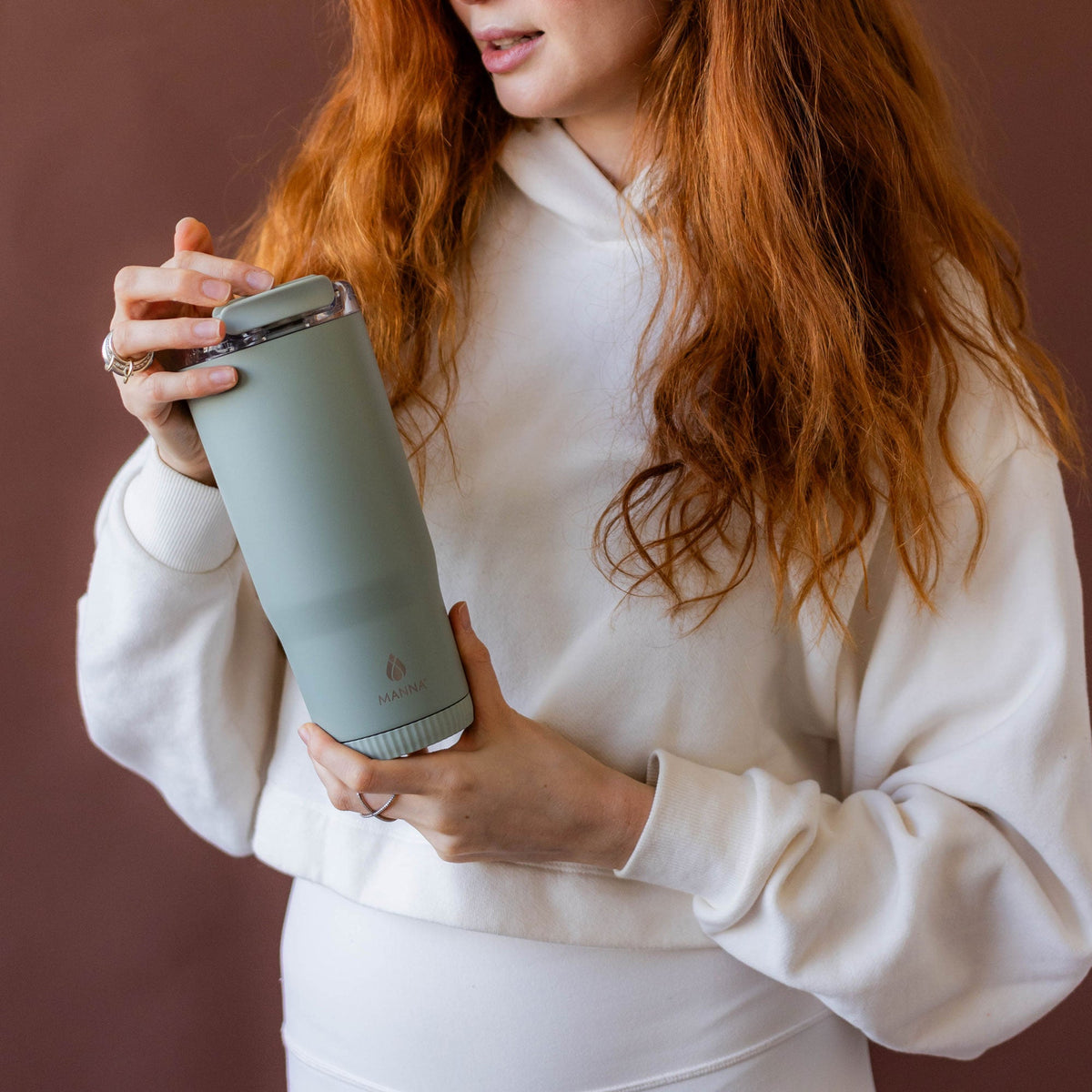 30-oz-groove-tumbler-q7 4Manna_Website_Lifestyles-17.jpg